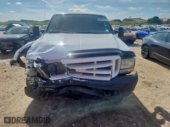 ✅ 2004 Ford F-250 XL • VIN: 1FTNW21S94EA21275 • Лот: 94861445. Опубликован ранее на Copart с пробегом 155 574 миль. Бесплатный доступ к архиву аукционных продаж из США и подробный отчёт об истории автомобиля на DreamBid. Изображение 5.