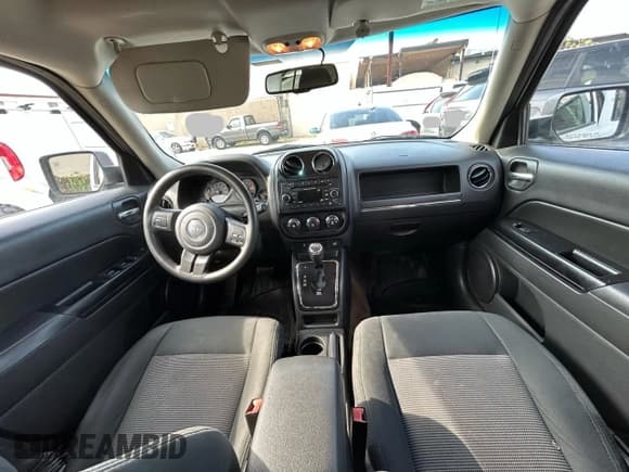 ✅ 2014 Jeep Patriot Sport • VIN: 1C4NJPBB1ED813843 • Лот: 91933655. Опубликован ранее на Copart с пробегом 139 321 миль. Бесплатный доступ к архиву аукционных продаж из США и подробный отчёт об истории автомобиля на DreamBid. Изображение 9.