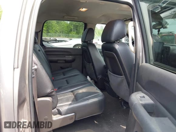 ✅ 2008 Chevrolet Silverado 2500HD LTZ • VIN: 1GCHK23658F166709 • Лот: 42387892. Опубликован ранее на IAAI с пробегом 218 201 миль. Бесплатный доступ к архиву аукционных продаж из США и подробный отчёт об истории автомобиля на DreamBid. Изображение 8.