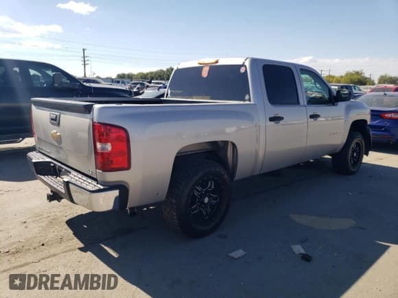 ✅ 2007 Chevrolet Silverado 1500 LS • VIN: 2GCEC13C471569604 • Lot: 73043994. Listed on Copart with 210,824 mi. Free auction sales archive from the USA and detailed vehicle history report at DreamBid. Image 3.