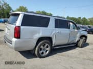 ✅ 2018 Chevrolet Suburban LT • VIN: 1GNSKHKC0JR380860 • Lot: 71195434. Wystawiony na Copart z przebiegiem 69 452 mil. Bezpłatny archiwum sprzedaży aukcyjnych z USA i szczegółowy raport historii pojazdu na DreamBid. Zdjęcie 3.