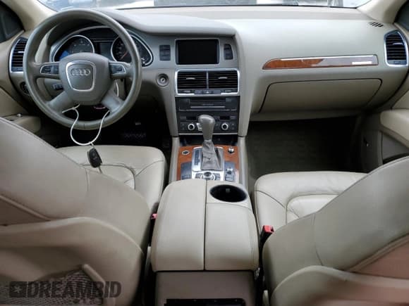 ✅ 2010 Audi Q7 Premium Plus • VIN: WA1LMAFE7AD000835 • Lot: 45984715. Wystawiony na Copart z przebiegiem 170 994 mil. Bezpłatny archiwum sprzedaży aukcyjnych z USA i szczegółowy raport historii pojazdu na DreamBid. Zdjęcie 8.