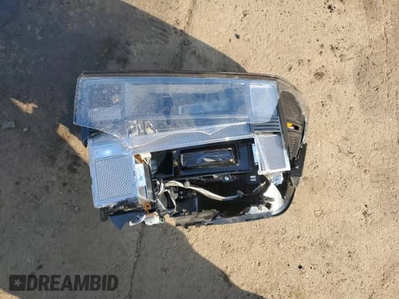 2025 Hyundai Santa Fe XRT с VIN 5NMP3DGL7SH070563, выставлен на аукционе Copart как лот 47297925 с пробегом 9 839 миль миль и Списание • Salvage title. История ставок и продаж доступна на DreamBid. Изображение 12.