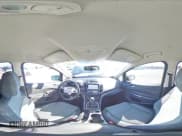 ✅ 2017 Ford C-Max SE • VIN: 1FADP5EUXHL104811 • Lot: 82498685. Wystawiony na Copart z przebiegiem 158 124 mil. Bezpłatny archiwum sprzedaży aukcyjnych z USA i szczegółowy raport historii pojazdu na DreamBid. Zdjęcie 15.