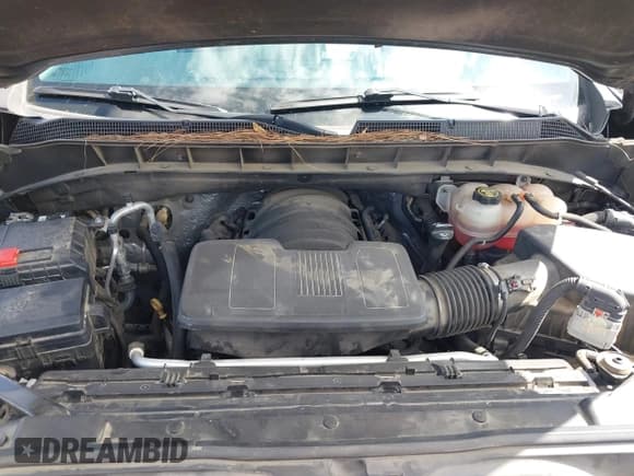 ✅ 2019 Chevrolet Silverado 1500 LT • VIN: 3GCUYDED5KG292241 • Lot: 43396399. Wystawiony na IAAI z przebiegiem 121 506 mil. Bezpłatny archiwum sprzedaży aukcyjnych z USA i szczegółowy raport historii pojazdu na DreamBid. Zdjęcie 10.