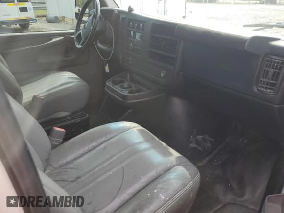 ✅ 2014 Chevrolet Express Cargo • VIN: 1GCWGFCA4E1139093 • Lot: 80066315. Listed on Copart with 141,431 mi. Free auction sales archive from the USA and detailed vehicle history report at DreamBid. Image 8.