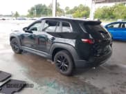 ✅ 2023 Mazda CX-50 S Preferred Plus • VIN: 7MMVABCM2PN144126 • Lot: 43086611. Wystawiony na IAAI z przebiegiem 42 184 mil. Bezpłatny archiwum sprzedaży aukcyjnych z USA i szczegółowy raport historii pojazdu na DreamBid. Zdjęcie 3.