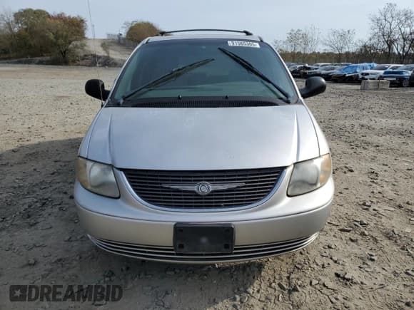 ✅ 2003 Chrysler Town & Country • VIN: 2C8GP44L63R110002 • Lot: 91565305. Listed on Copart with 181,197 mi. Free auction sales archive from the USA and detailed vehicle history report at DreamBid. Image 5.