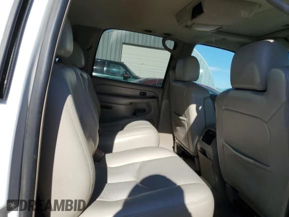 ✅ 2006 Chevrolet Suburban Z71 • VIN: 3GNFK16Z06G109604 • Lot: 81858724. Wystawiony na Copart z przebiegiem 168 154 mil. Bezpłatny archiwum sprzedaży aukcyjnych z USA i szczegółowy raport historii pojazdu na DreamBid. Zdjęcie 11.