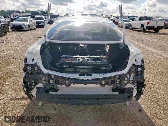 ✅ 2024 Mercedes-Benz CLE 300 • VIN: W1KMJ4HB4RF044708 • Lot: 68774445. Wystawiony na Copart z przebiegiem 4 318 mil. Bezpłatny archiwum sprzedaży aukcyjnych z USA i szczegółowy raport historii pojazdu na DreamBid. Zdjęcie 6.