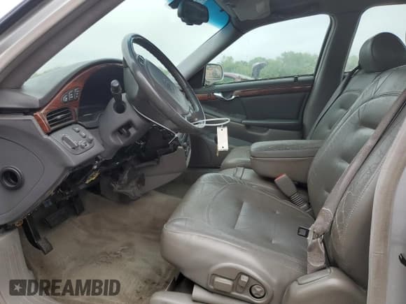 ✅ 2000 Cadillac DeVille • VIN: 1G6KD54Y3YU281146 • Lot: 54938465. Wystawiony na Copart z przebiegiem 122 927 mil. Bezpłatny archiwum sprzedaży aukcyjnych z USA i szczegółowy raport historii pojazdu na DreamBid. Zdjęcie 7.