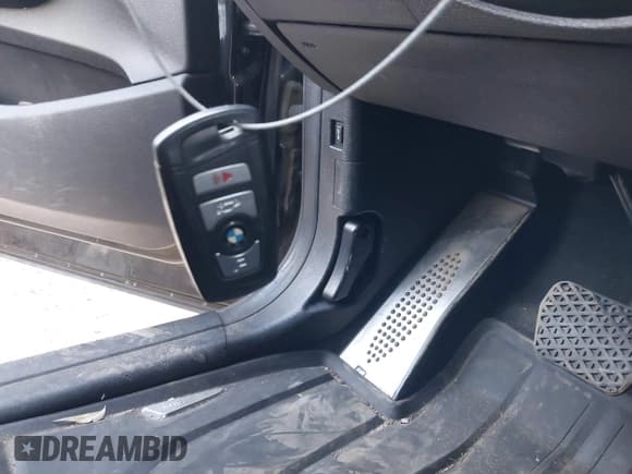 ✅ 2014 BMW X3 xDrive35i • VIN: 5UXWX7C51E0E77924 • Lot: 43467381. Wystawiony na IAAI z przebiegiem 97 359 mil. Bezpłatny archiwum sprzedaży aukcyjnych z USA i szczegółowy raport historii pojazdu na DreamBid. Zdjęcie 11.