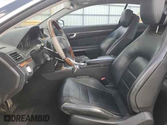 ✅ 2010 Mercedes-Benz E 350 • VIN: WDDKJ5GB0AF007786 • Lot: 54393485. Listed on Copart with 129,573 mi. Free auction sales archive from the USA and detailed vehicle history report at DreamBid. Image 7.