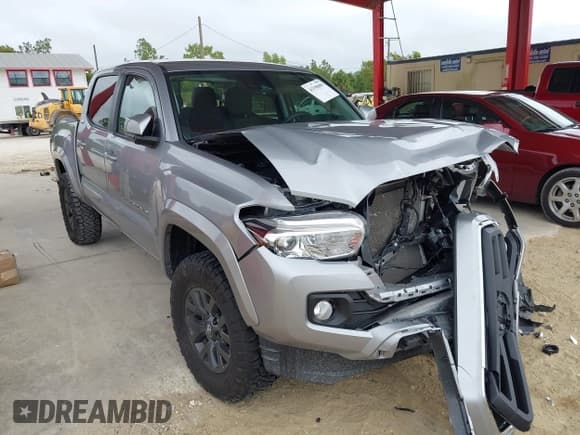 ✅ 2021 Toyota Tacoma SR5 • VIN: 5TFAZ5CN6MX114368 • Lot: 43398889. Wystawiony na IAAI z przebiegiem 46 795 mil. Bezpłatny archiwum sprzedaży aukcyjnych z USA i szczegółowy raport historii pojazdu na DreamBid. Zdjęcie 1.