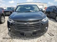 ✅ 2018 Chevrolet Traverse Premier • VIN: 1GNERKKW0JJ177109 • Lot: 61744104. Wystawiony na Copart z przebiegiem 135 533 mil. Bezpłatny archiwum sprzedaży aukcyjnych z USA i szczegółowy raport historii pojazdu na DreamBid. Zdjęcie 5.