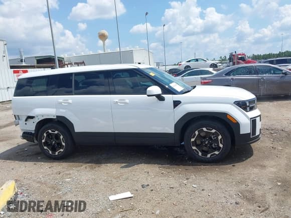 ✅ 2025 Hyundai Santa Fe SE • VIN: 5NMP14GL6SH134811 • Lot: 43112938. Wystawiony na IAAI z przebiegiem 7 924 mil. Bezpłatny archiwum sprzedaży aukcyjnych z USA i szczegółowy raport historii pojazdu na DreamBid. Zdjęcie 14.