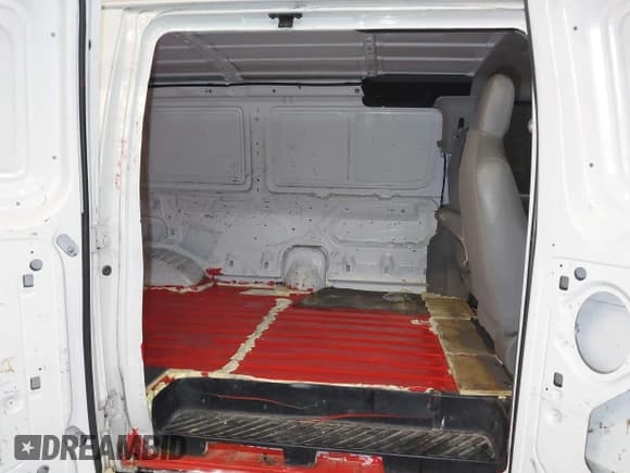 ✅ 2012 Ford Econoline Cargo Commercial • VIN: 1FTNS2EL0CDA36931 • Lot: 42454631. Wystawiony na IAAI z przebiegiem 201 898 mil. Bezpłatny archiwum sprzedaży aukcyjnych z USA i szczegółowy raport historii pojazdu na DreamBid. Zdjęcie 8.