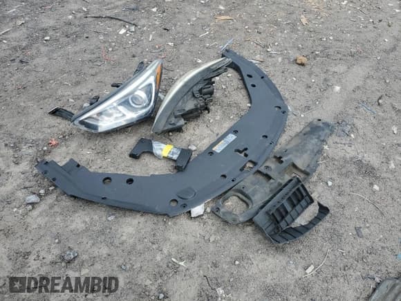 ✅ 2017 Hyundai Santa Fe 2.4L • VIN: 5XYZUDLB8HG399214 • Лот: 87466575. Опубликован ранее на Copart с пробегом 152 505 миль. Бесплатный доступ к архиву аукционных продаж из США и подробный отчёт об истории автомобиля на DreamBid. Изображение 13.