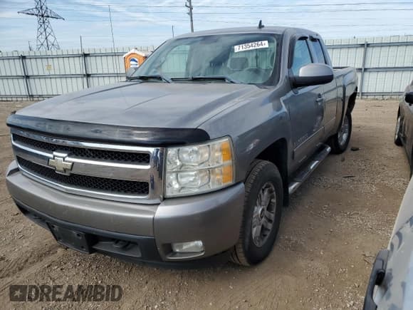 ✅ 2008 Chevrolet Silverado 1500 1LT • VIN: 2GCEK190281300650 • Lot: 71354264. Listed on Copart with 226,620 mi. Free auction sales archive from the USA and detailed vehicle history report at DreamBid. Image 1.