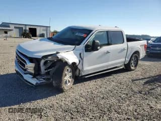 ✅ 2022 Ford F-150 XL • VIN: 1FTFW1E53NFB64446 • Lot: 89633845. Wystawiony na Copart z przebiegiem 81 200 mil. Bezpłatny archiwum sprzedaży aukcyjnych z USA i szczegółowy raport historii pojazdu na DreamBid. Zdjęcie 1.
