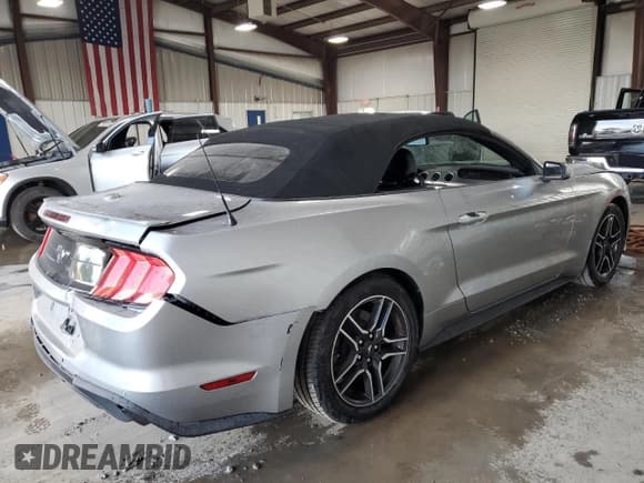 ✅ 2020 Ford Mustang EcoBoost • VIN: 1FATP8UH6L5125931 • Лот: 71154685. Опубликован ранее на Copart с пробегом 120 839 миль. Бесплатный доступ к архиву аукционных продаж из США и подробный отчёт об истории автомобиля на DreamBid. Изображение 3.
