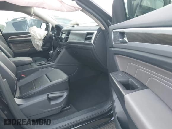 ✅ 2023 Volkswagen Atlas SE • VIN: 1V2LP2CA1PC540019 • Lot: 43025541. Listed on IAAI with 35,077 mi. Free auction sales archive from the USA and detailed vehicle history report at DreamBid. Image 5.