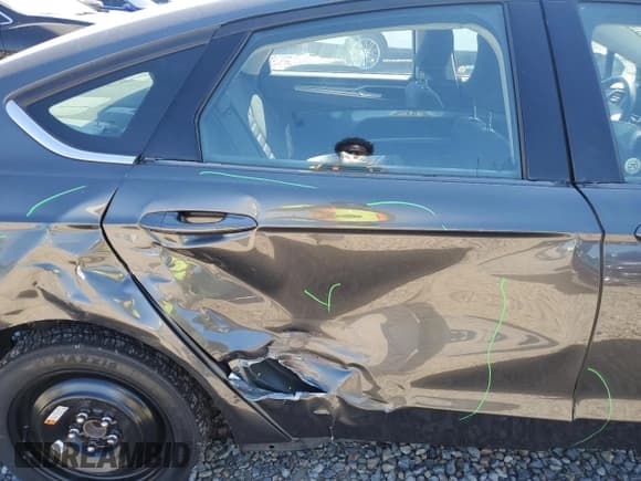 ✅ 2018 Ford Fusion SE • VIN: 3FA6P0HD7JR199441 • Lot: 85143735. Wystawiony na Copart z przebiegiem 70 126 mil. Bezpłatny archiwum sprzedaży aukcyjnych z USA i szczegółowy raport historii pojazdu na DreamBid. Zdjęcie 10.