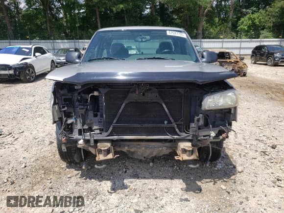 ✅ 2004 Chevrolet Silverado 1500 LS • VIN: 2GCEC19V941138194 • Lot: 67627705. Wystawiony na Copart z przebiegiem 156 592 mil. Bezpłatny archiwum sprzedaży aukcyjnych z USA i szczegółowy raport historii pojazdu na DreamBid. Zdjęcie 5.