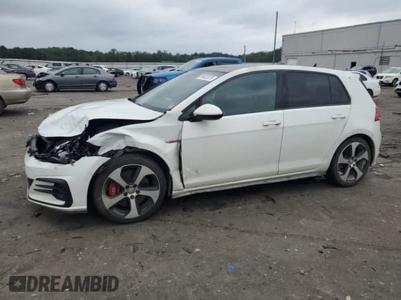 ✅ 2018 Volkswagen Golf GTI S • VIN: 3VW547AU5JM279414 • Lot: 69022075. Wystawiony na Copart z przebiegiem 179 660 mil. Bezpłatny archiwum sprzedaży aukcyjnych z USA i szczegółowy raport historii pojazdu na DreamBid. Zdjęcie 1.
