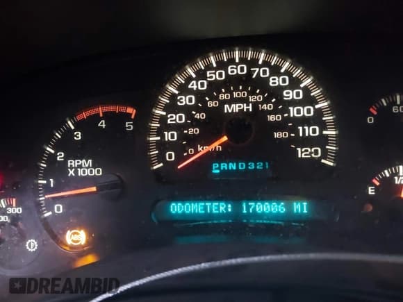 ✅ 2005 Chevrolet Silverado 2500HD LS • VIN: 1GCHK23285F825357 • Lot: 42038945. Listed on IAAI with 170,006 mi. Free auction sales archive from the USA and detailed vehicle history report at DreamBid. Image 15.