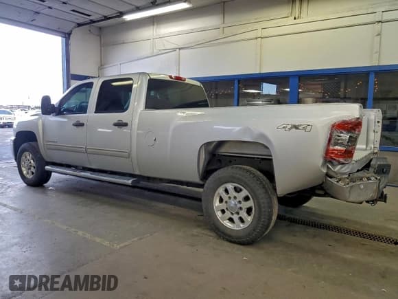 ✅ 2012 Chevrolet Silverado 2500HD LT • VIN: 1GC1KXCGXCF115514 • Лот: 94944095. Опубликован ранее на Copart с пробегом 106 731 миль. Бесплатный доступ к архиву аукционных продаж из США и подробный отчёт об истории автомобиля на DreamBid. Изображение 2.
