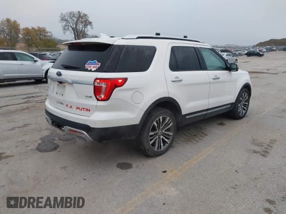 ✅ 2017 Ford Explorer Platinum • VIN: 1FM5K8HT2HGA19404 • Лот: 43500385. Опубликован ранее на IAAI с пробегом 175 625 миль. Бесплатный доступ к архиву аукционных продаж из США и подробный отчёт об истории автомобиля на DreamBid. Изображение 4.
