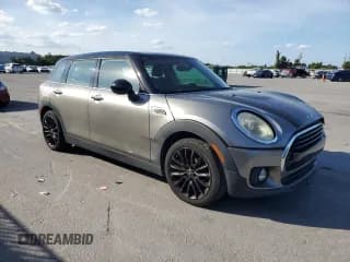 ✅ 2017 MINI Clubman Cooper • VIN: WMWLN5C36H2E33145 • Lot: 89855455. Wystawiony na Copart z przebiegiem 80 203 mil. Bezpłatny archiwum sprzedaży aukcyjnych z USA i szczegółowy raport historii pojazdu na DreamBid. Zdjęcie 4.