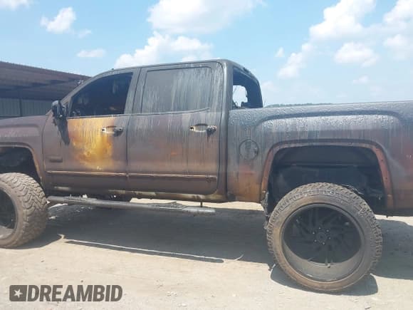 ✅ 2017 GMC Sierra 1500 SLT • VIN: 3GTU2NEJ9HG152182 • Лот: 42913544. Опубликован ранее на IAAI с пробегом 11 миль. Бесплатный доступ к архиву аукционных продаж из США и подробный отчёт об истории автомобиля на DreamBid. Изображение 6.