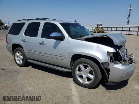 2013 Chevrolet Tahoe LTZ z VIN 1GNSKCE02DR373305, wystawiony jako Copart lot #80902065 z przebiegiem 268 880 mil mil oraz Szkoda całkowita • Salvage title. Historia ofert i sprzedaży dostępna na DreamBid. Obrazek 4.