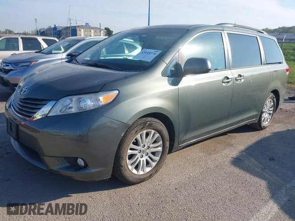 ✅ 2014 Toyota Sienna XLE • VIN: 5TDYK3DC4ES426183 • Lot: 43448376. Wystawiony na IAAI z przebiegiem 147 679 mil. Bezpłatny archiwum sprzedaży aukcyjnych z USA i szczegółowy raport historii pojazdu na DreamBid. Zdjęcie 2.