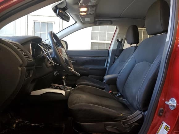 ✅ 2013 Mitsubishi Outlander SE • VIN: 4A4AR4AU9DE012782 • Lot: 89841765. Wystawiony na Copart z przebiegiem 216 997 mil. Bezpłatny archiwum sprzedaży aukcyjnych z USA i szczegółowy raport historii pojazdu na DreamBid. Zdjęcie 7.