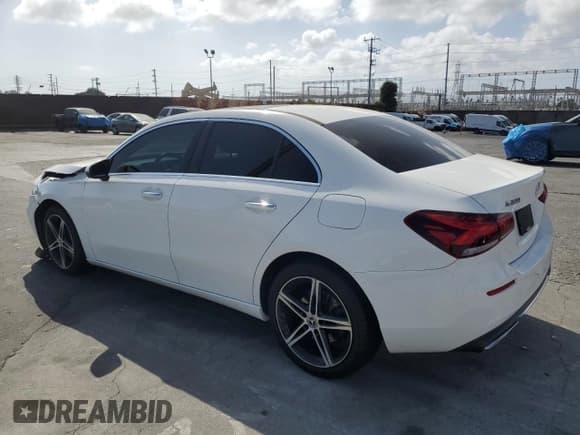 ✅ 2019 Mercedes-Benz A 220 • VIN: WDD3G4EB0KW031653 • Лот: 82465345. Опубликован ранее на Copart с пробегом 40 200 миль. Бесплатный доступ к архиву аукционных продаж из США и подробный отчёт об истории автомобиля на DreamBid. Изображение 2.