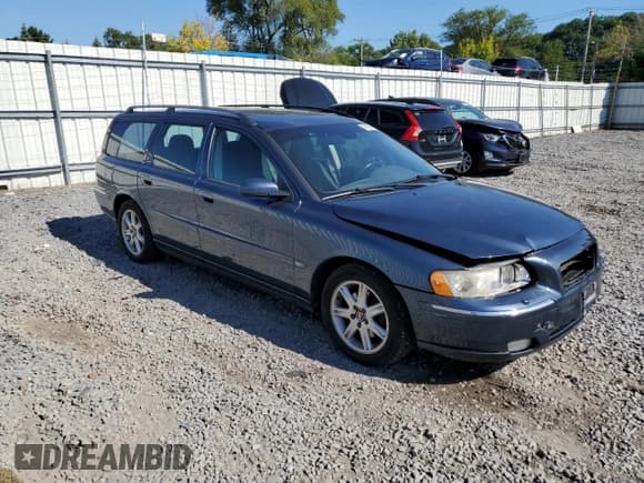 ✅ 2005 Volvo V70 • VIN: YV1SW592452482163 • Лот: 70008975. Опубликован ранее на Copart с пробегом 314 376 миль. Бесплатный доступ к архиву аукционных продаж из США и подробный отчёт об истории автомобиля на DreamBid. Изображение 4.