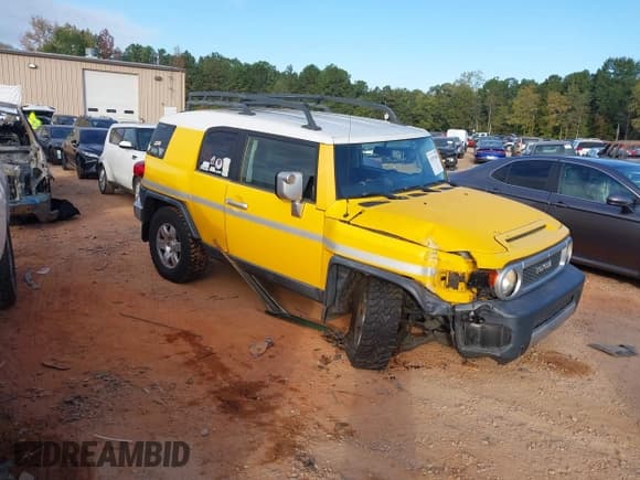 ✅ 2007 Toyota FJ Cruiser • VIN: JTEZU11F770010728 • Lot: 43397046. Listed on IAAI with 217,342 mi. Free auction sales archive from the USA and detailed vehicle history report at DreamBid. Image 1.