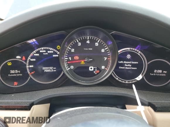 ✅ 2019 Porsche Cayenne S • VIN: WP1AB2AY7KDA62598 • Lot: 67623845. Wystawiony na Copart z przebiegiem 203 152 mil. Bezpłatny archiwum sprzedaży aukcyjnych z USA i szczegółowy raport historii pojazdu na DreamBid. Zdjęcie 9.