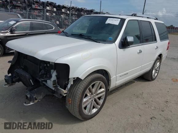 ✅ 2017 Ford Expedition Platinum • VIN: 1FMJU1MTXHEA24738 • Lot: 42107025. Wystawiony na IAAI z przebiegiem 90 773 mil. Bezpłatny archiwum sprzedaży aukcyjnych z USA i szczegółowy raport historii pojazdu na DreamBid. Zdjęcie 2.