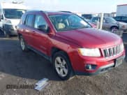 ✅ 2012 Jeep Compass Sport • VIN: 1C4NJDBB6CD588508 • Lot: 43661578. Wystawiony na IAAI z przebiegiem 174 108 mil. Bezpłatny archiwum sprzedaży aukcyjnych z USA i szczegółowy raport historii pojazdu na DreamBid. Zdjęcie 1.