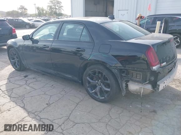 ✅ 2023 Chrysler 300 S • VIN: 2C3CCABG1PH616692 • Lot: 43332604. Listed on IAAI with 69,805 mi. Free auction sales archive from the USA and detailed vehicle history report at DreamBid. Image 3.