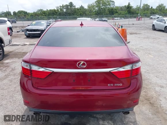 ✅ 2014 Lexus ES 330 • VIN: JTHBK1GG5E2120527 • Lot: 42357096. Listed on IAAI with 70,076 mi. Free auction sales archive from the USA and detailed vehicle history report at DreamBid. Image 16.