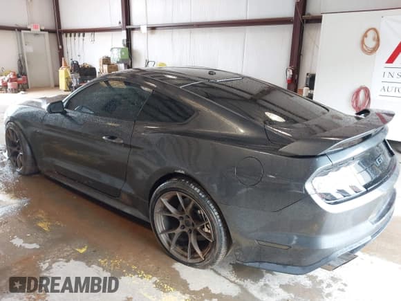 ✅ 2020 Ford Mustang GT • VIN: 1FA6P8CFXL5108286 • Lot: 42959782. Listed on IAAI with 43,052 mi. Free auction sales archive from the USA and detailed vehicle history report at DreamBid. Image 3.