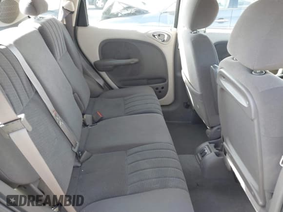 ✅ 2004 Chrysler PT Cruiser • VIN: 3C4FY48B74T269542 • Lot: 41365814. Listed on IAAI with 28,113 mi. Free auction sales archive from the USA and detailed vehicle history report at DreamBid. Image 8.