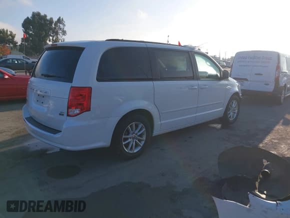 ✅ 2015 Dodge Grand Caravan SXT • VIN: 2C4RDGCG8FR652506 • Lot: 43775351. Listed on IAAI with 170,816 mi. Free auction sales archive from the USA and detailed vehicle history report at DreamBid. Image 4.