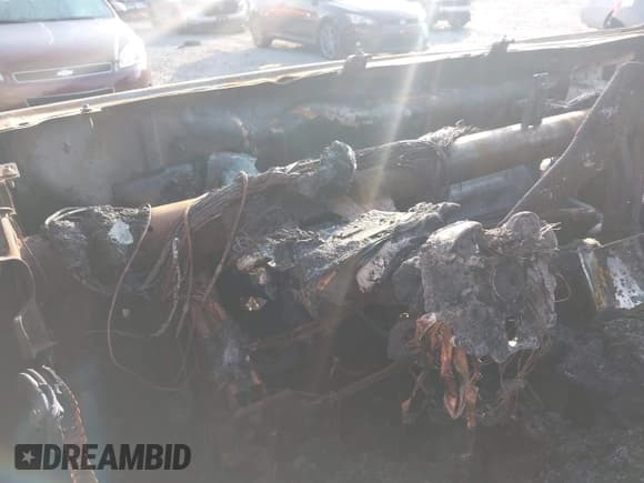 ✅ 2020 Chevrolet Silverado 1500 LT Trail Boss • VIN: 3GCPYFED8LG371011 • Lot: 42663339. Wystawiony na IAAI z przebiegiem Nie podano. Bezpłatny archiwum sprzedaży aukcyjnych z USA i szczegółowy raport historii pojazdu na DreamBid. Zdjęcie 7.