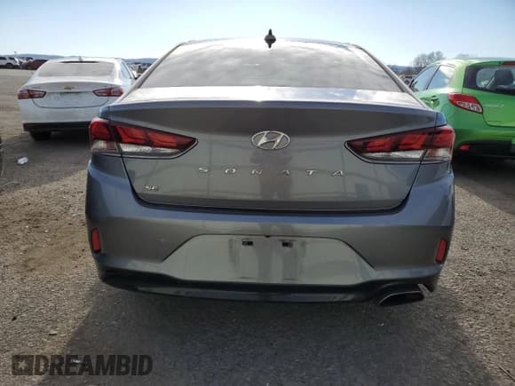 ✅ 2018 Hyundai Sonata SE • VIN: 5NPE24AF4JH708458 • Lot: 44245933. Listed on Copart with 61,850 mi. Free auction sales archive from the USA and detailed vehicle history report at DreamBid. Image 6.